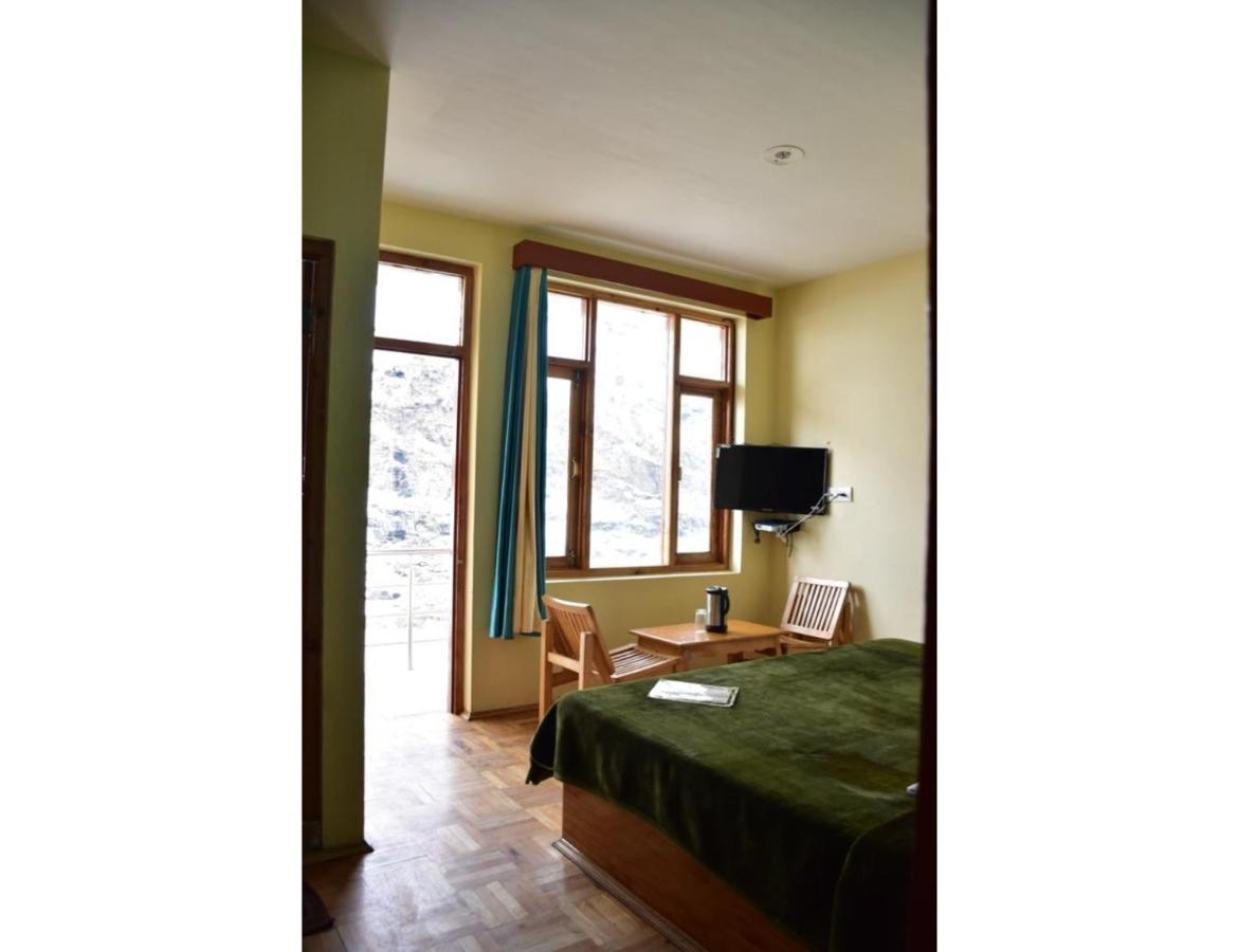 Hotel Peak View, Lahaul Sissu Екстериор снимка
