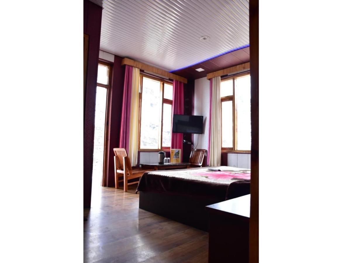 Hotel Peak View, Lahaul Sissu Екстериор снимка