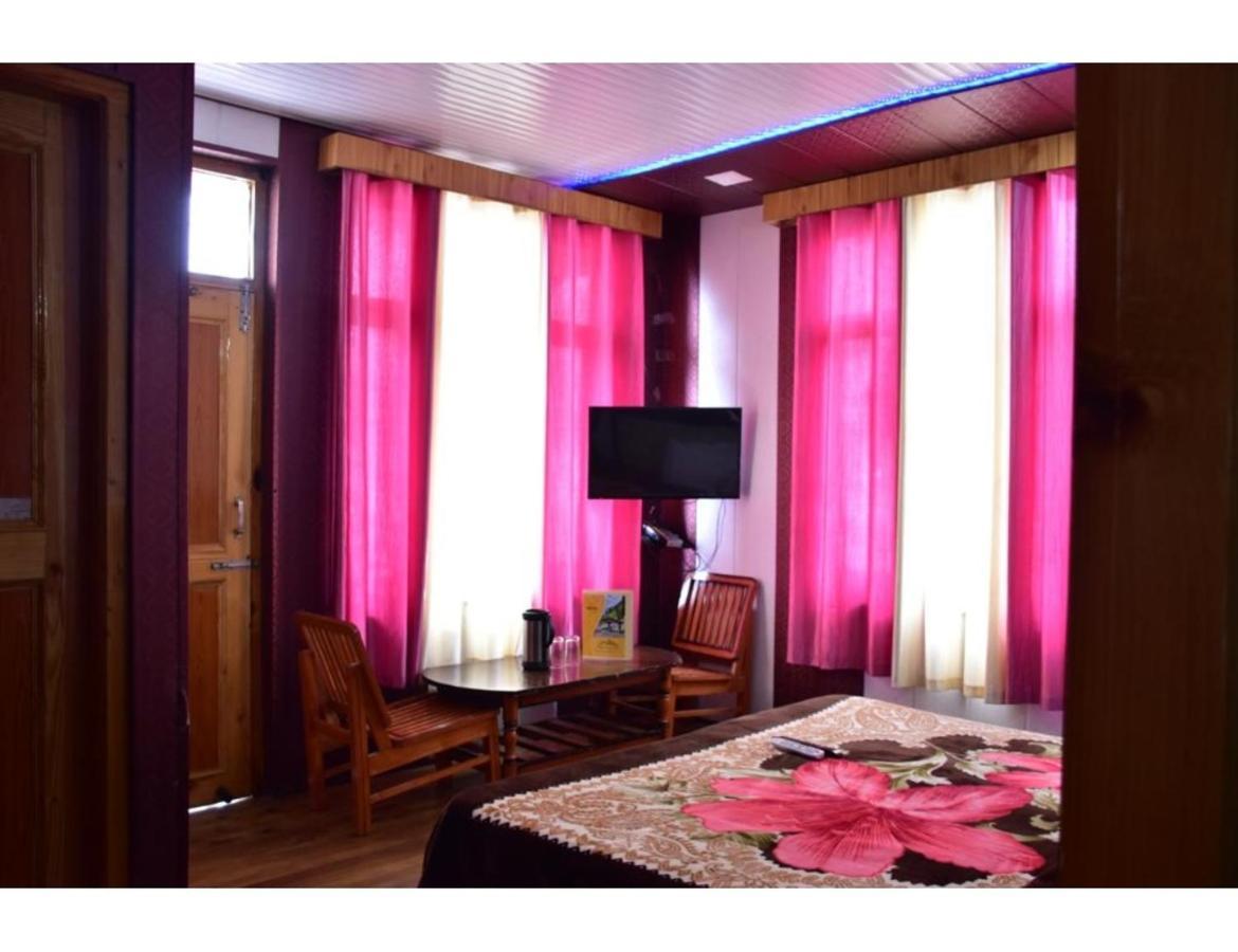 Hotel Peak View, Lahaul Sissu Екстериор снимка