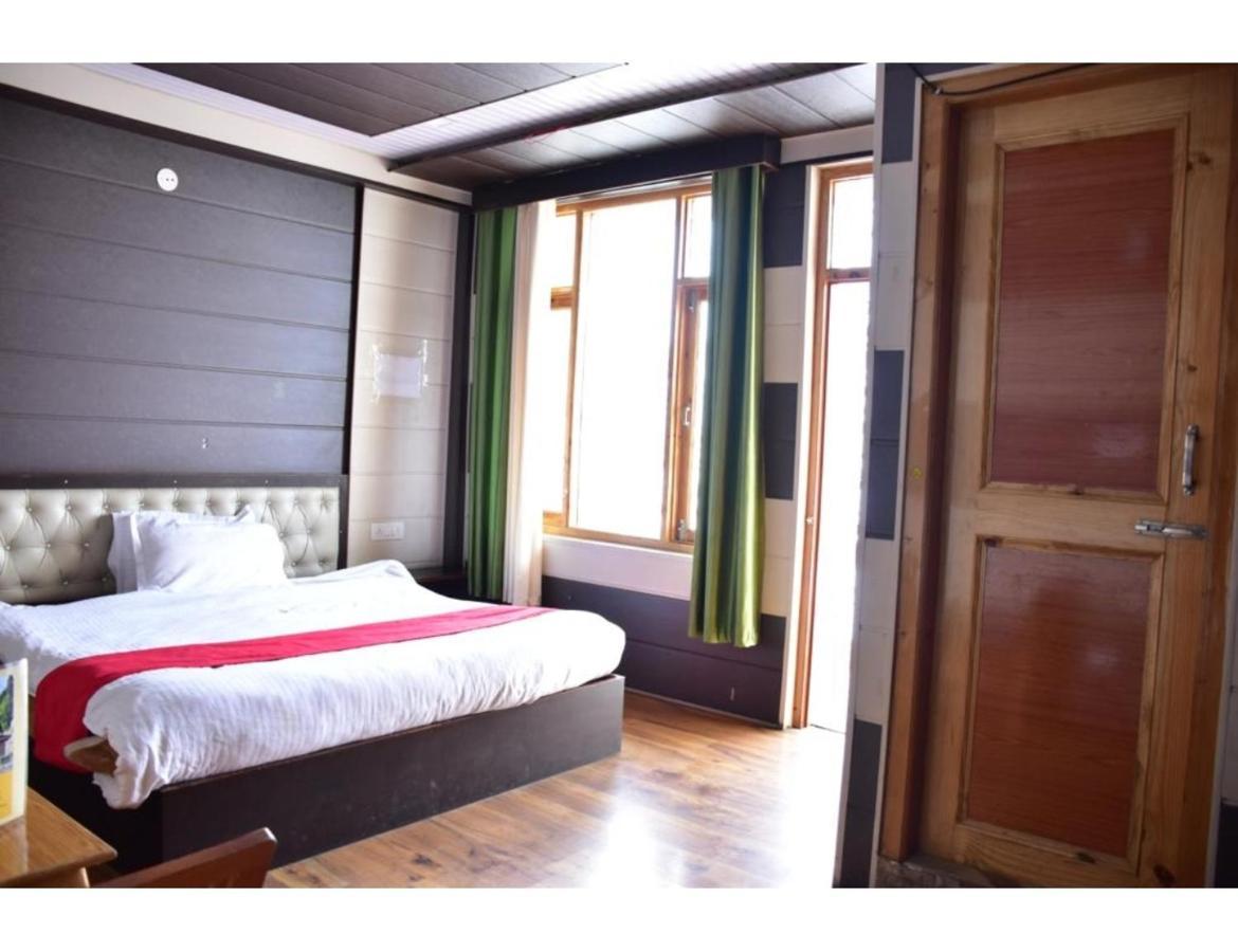 Hotel Peak View, Lahaul Sissu Екстериор снимка