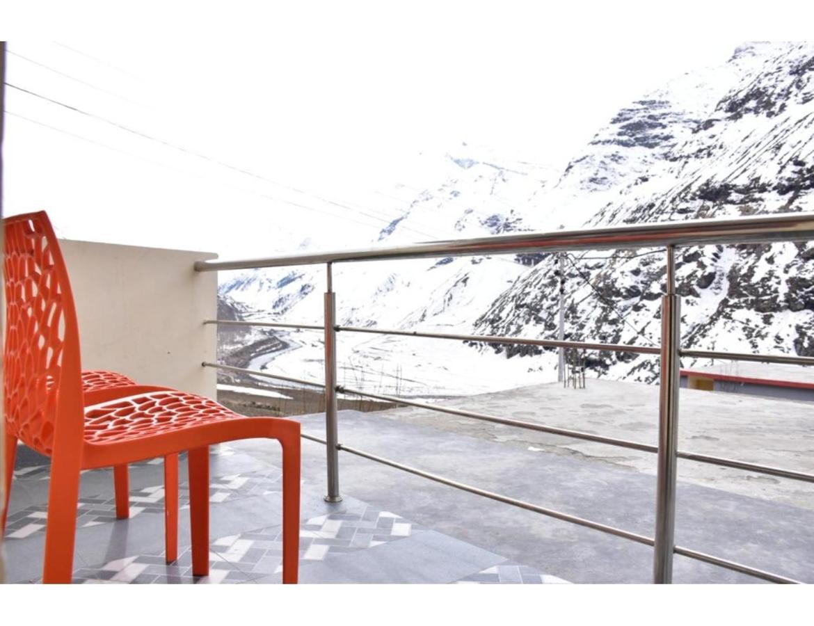 Hotel Peak View, Lahaul Sissu Екстериор снимка