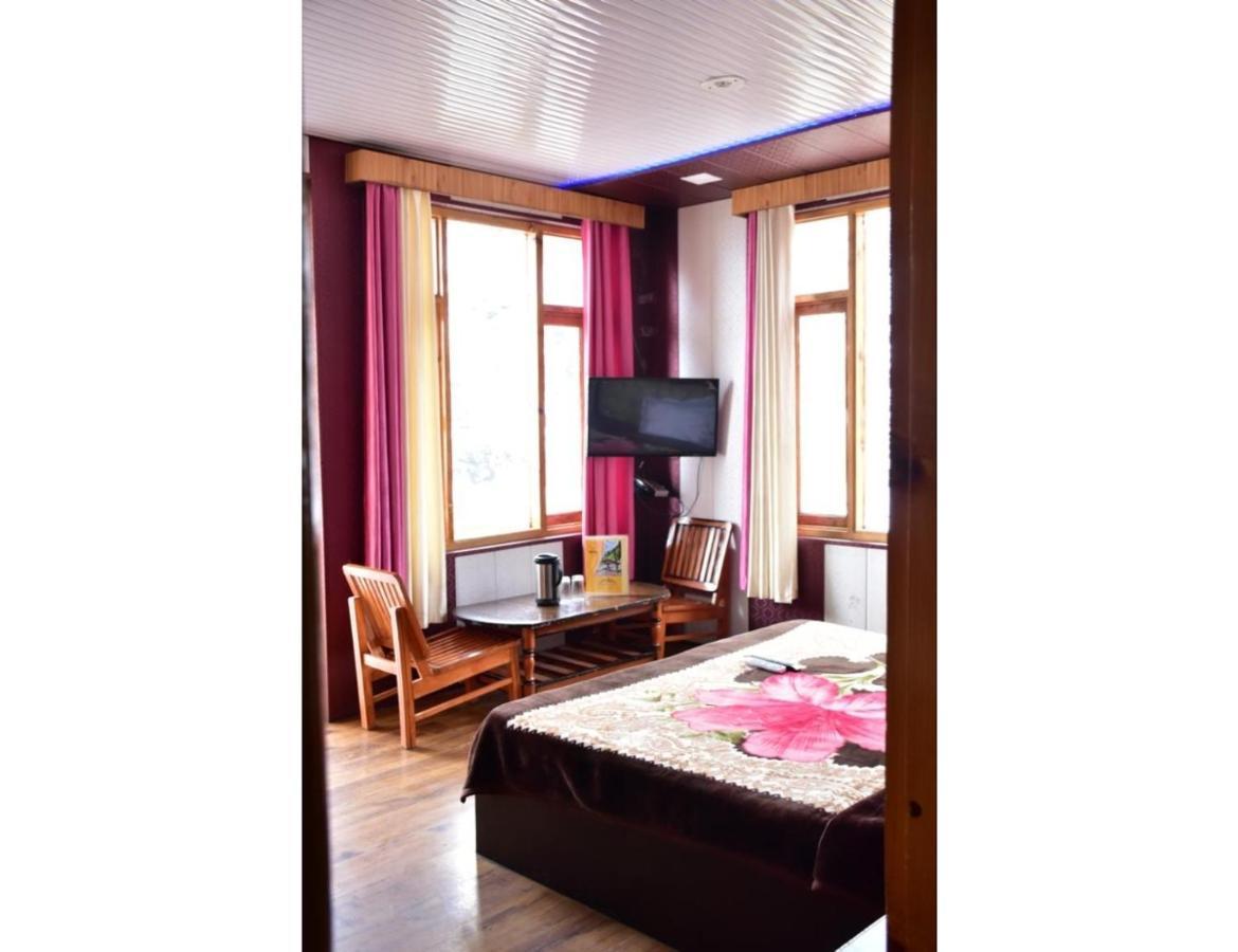Hotel Peak View, Lahaul Sissu Екстериор снимка