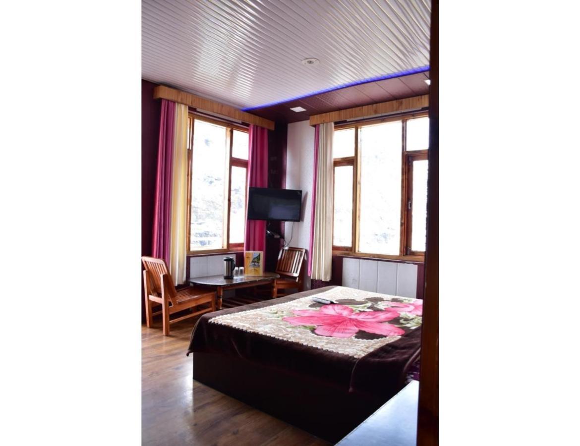 Hotel Peak View, Lahaul Sissu Екстериор снимка